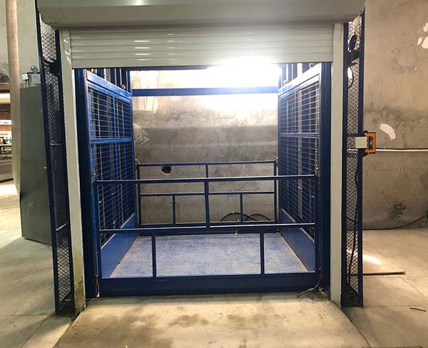 超市卷帘门